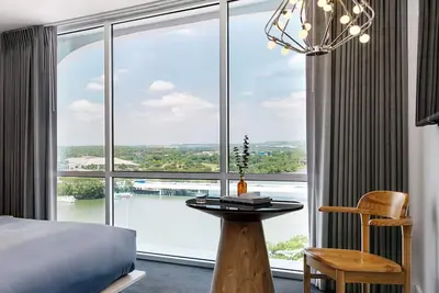 Image de Beachside Comfort, Views of Austin, Pets Stay For Free, Onsite Swimming Pool!