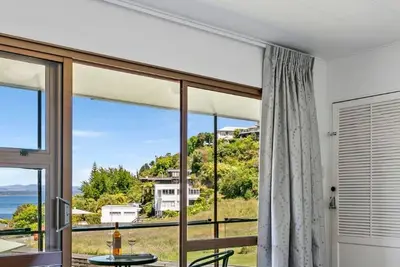 Image de Amazing Lake Views - Stroll Down to the Lake