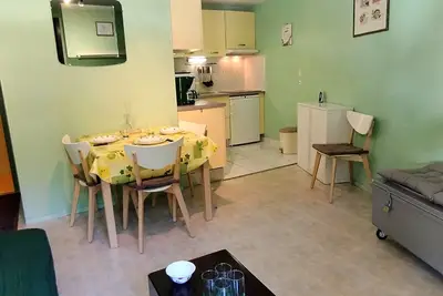 Image de Appartement cosy avec balcon, à proximité du centre aquatique et des randonnées