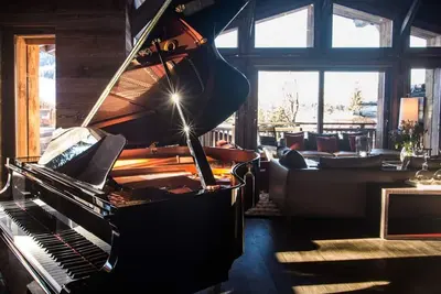 Image de Chalet de Luxe à Megève avec Piscine et Spa