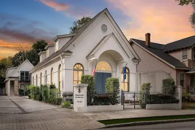Image de The Chapel | Estate 5br Gem in Downtown Charleston