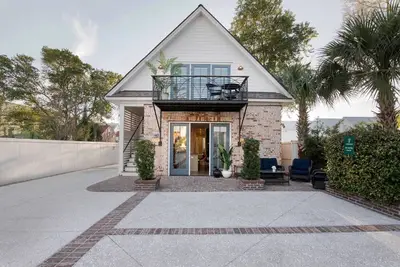 Image de The Chapel | Manor 4br Charming Charleston, Near King St