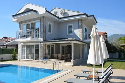 Great 5 Bedroom Villa With Private Pool And Garden Right In Centre Of Dalyan! ! ! !