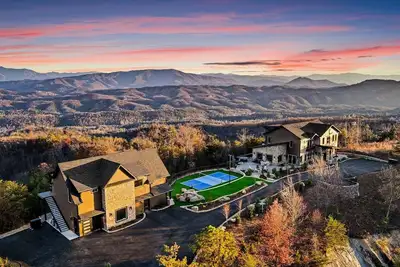 Image de Majestic Paradise ~ Pickleball Court ~ Indoor Pool ~ Spectacular Views!