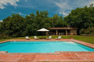 Beautiful Tuscan Villa, pool, A/C, patio, great location!