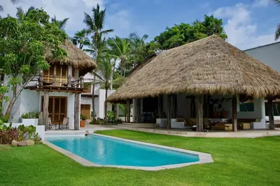 Image de Amazing Oceanfront 5br Villa  Pool  Beachfront\n