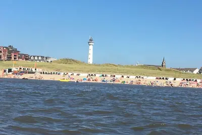 Image de Een Modern en Gezellige Vakantiewoning, Dichtbij het Strand en Centrum