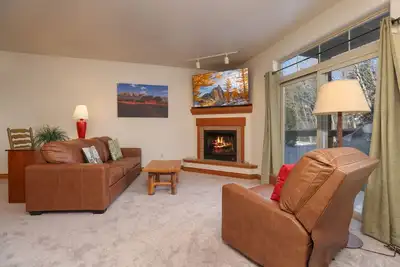 Image de Retreat on the Blue Condo: Your Riverfront Retreat