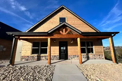 Image de Lakefront Cabin Summer Bay Branson, Mo w/ 3 King Masters, 3 Twin Bunks & Loft!