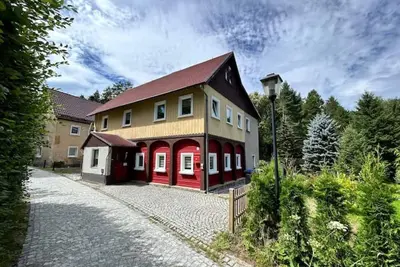 Image de Waldferienhaus Dunja mit Whirlpool, Sauna u Garten
