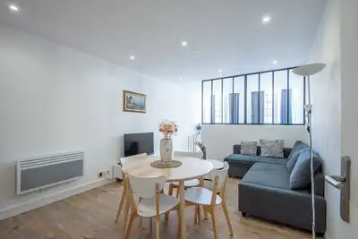 Image de Chic & Moderne | 3 min Vieux-Port & Panier | 4p