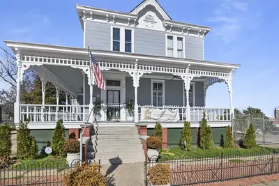 Image de Beautiful historic home that has just been redone in downtown Montgomery, Al.
