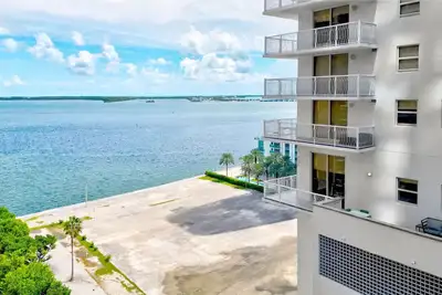 Image de Brickell Oasis:5br, Free Parking, Pool, Gym & More