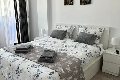 Image de Cozy apartment near Univercity, 1, 3 km from center city. . \n