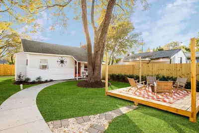Quaint Cottage Getaway, 30+ Day Stay