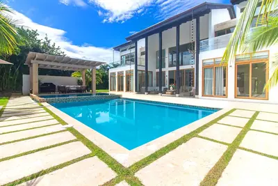 Image de 8Min From the Beach Villa, Includes Maid & Cook