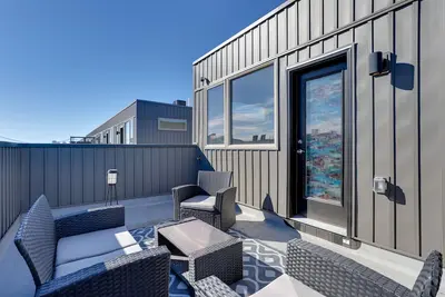 Image de 4 Mi to Center City: Philly Home w/ Rooftop Deck