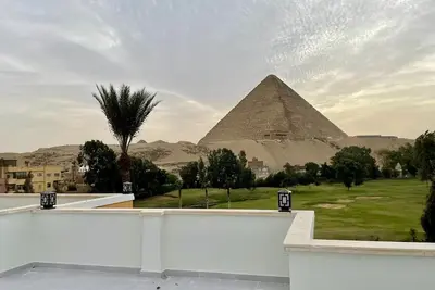 Image de Best view directly to the great pyramids and golf garden
