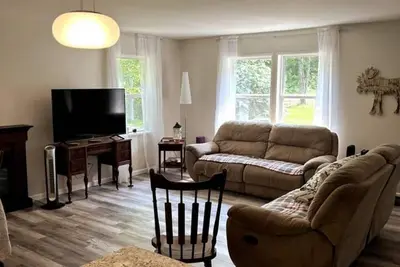 Image de Cozy Lake George Cabin Swim in the summer and ski in the winter!