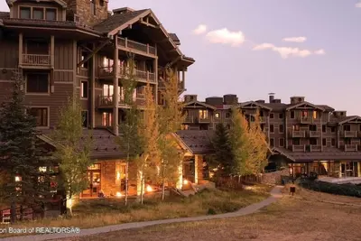 Image de Four Seasons Jackson Hole 3br/3Bath Resort Property. Ski in and Ski out 5 Star