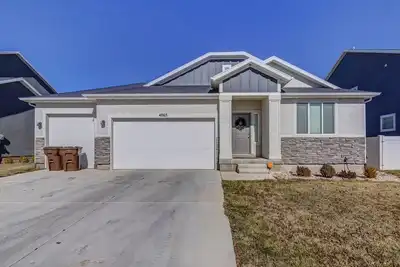 Image de Spacious house near two Golf Courses! \n