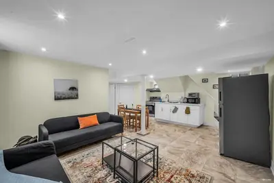 Image de Spacious 2 Bedroom Guest Suite in North York