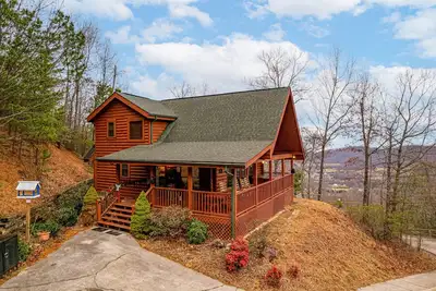 Image de Charming 2-Bed Cabin with Mountain Views!