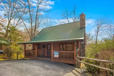 Image de Cozy*Romantic*Hot tub*In-room Jacuzzi*Close to Pigeon Forge