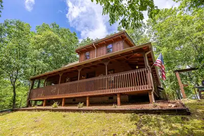 Image de Wifi*Close to attractions yet secluded*hot tub*picnic area