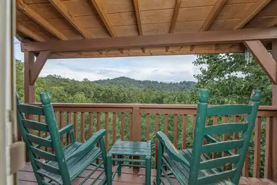 Image de Close  to Dollywood*Game Room*Smart TVs with Cable