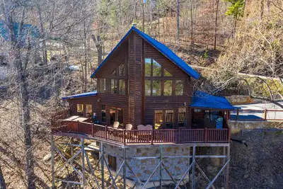 Image de Cozy Cabin with Fireplace