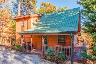 Image de Cozy Cabin with Arcade and Hot Tub