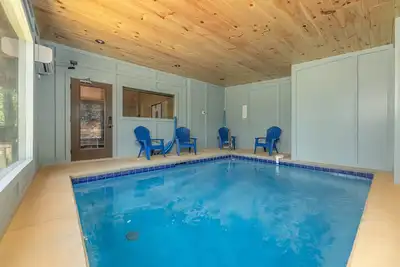 Image de Paradise Cabin with Indoor Pool and Theater Room