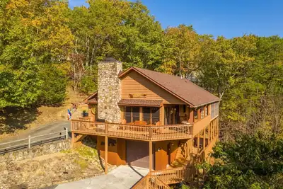 Image de Pigeon Forge*Easy Access Rds*WiFi*Hot Tub