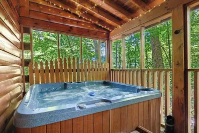 Image de Semi-Secluded*WiFi*Hot Tub*Motorcycle Parking