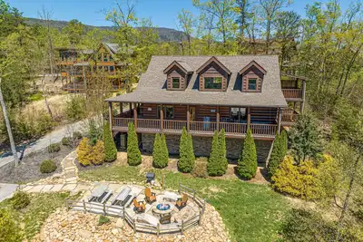 Image de Head Over Heals For A Mountain View Cabin
