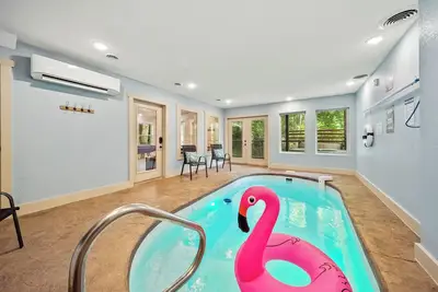 Image de Your Very Own Private Pool Party