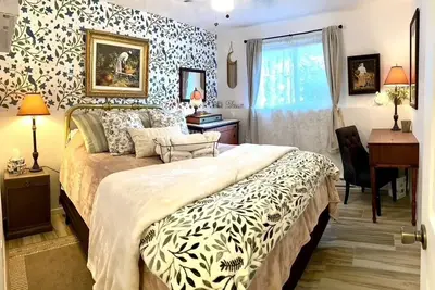 Image de Art House Down-Artsy, Pets, Comfy, Safe, Beautiful