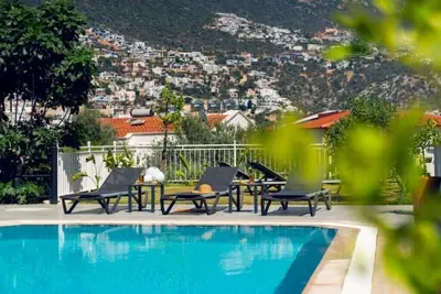 Image de Spacious & private 4-bedroom villa with sea views\n\n