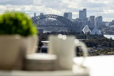 Image de Stunning Harbour Bridge and Opera House Views!