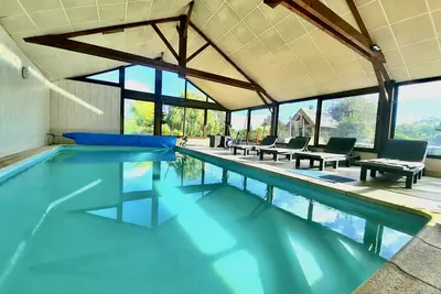 Image de Maison de vacances 'Gîte Bleu Pour 14 Personnes' avec Terrasse Privée et Wi-Fi