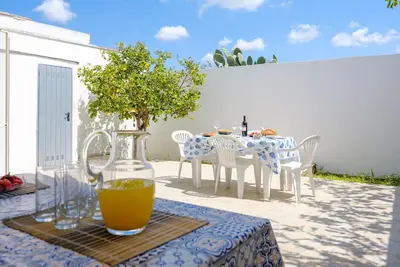 Image de Villa 'Maestrale Torre Lapillo' avec terrasse privée, Wi-Fi et climatisation