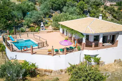 Image de Chalet \"El Mirador Del Abuelo\" avec piscine privée, 2 terrasses et Wi-Fi