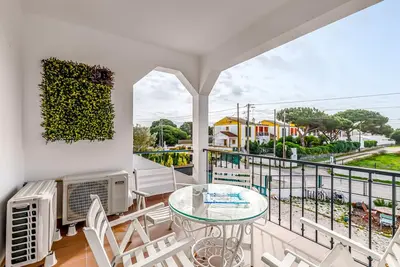 Image de Villa 'Sublime Sun and Van, By Meco Stays' avec balcon et Wi-Fi