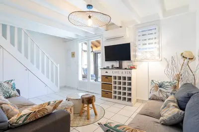 Villa 'Maison 4 Chambres Fb112' avec terrasse privée, Wi-Fi et climatisation
