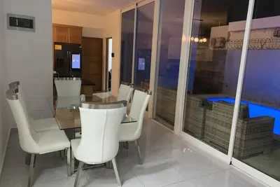Image de Villa de Lujo con Picsina Privada a 10 Minutos del Centro de la Ciudad