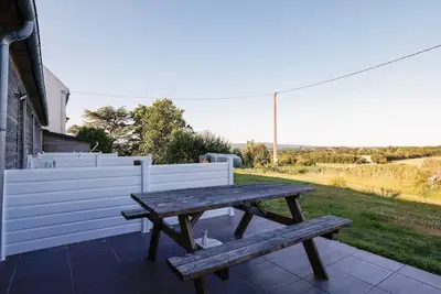Image de Petite maison \"Gite Penn Ar Bed\" avec terrasse privée, jardin partagé et Wi-Fi