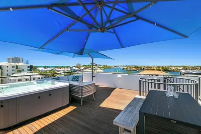 Image de Luxurious Penthouse Near Beach with Unmatched Views