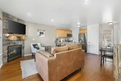 Image de Fun 3 bedroom really close to Community Hot Tub!