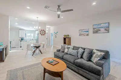 Image de South Venice Charming Home, 2. 3 miles to Manasota Beach.